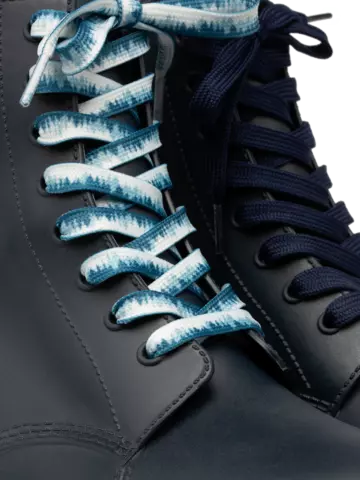 Lifestyle foto Tmavě modré gumáky 